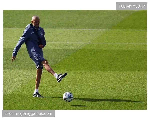 巴黎圣日耳曼客战摩纳哥前瞻：恩里克的控球体系能否攻克对手反击战术？